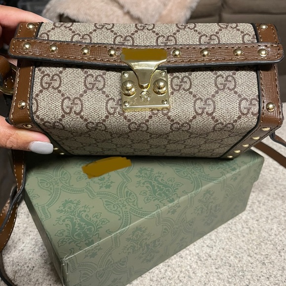 Box Purse - Picture 2 of 3